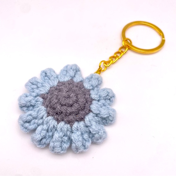 HANDMADE | Crochet Daisy | Bag Charm | Keychain | Dusty Blue (Brand New!) 💙 - Picture 3 of 5
